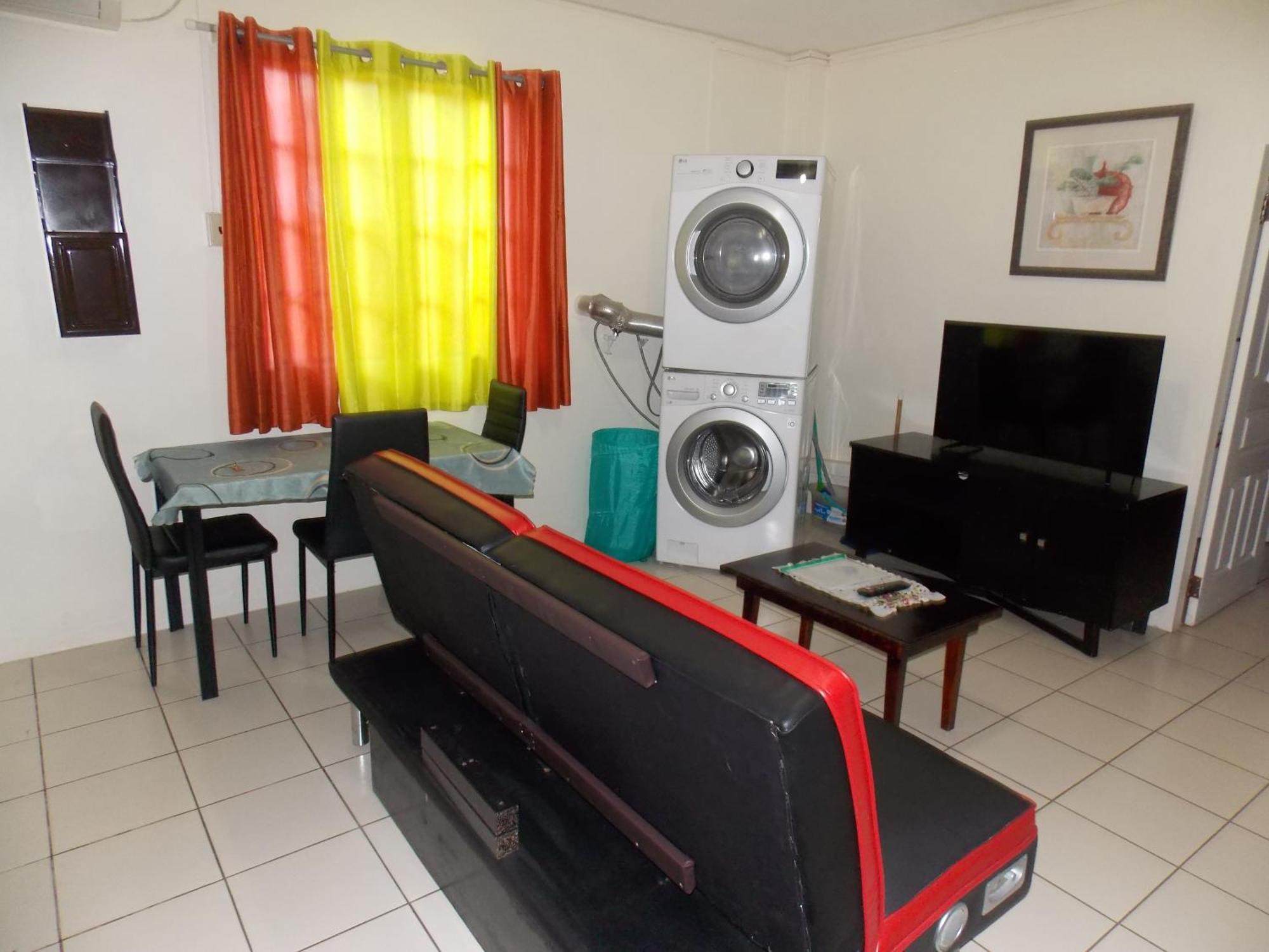 Stewart Apt- Trincity, Airport, Washer, Dryer, Office, Cable , Wifi Номер фото