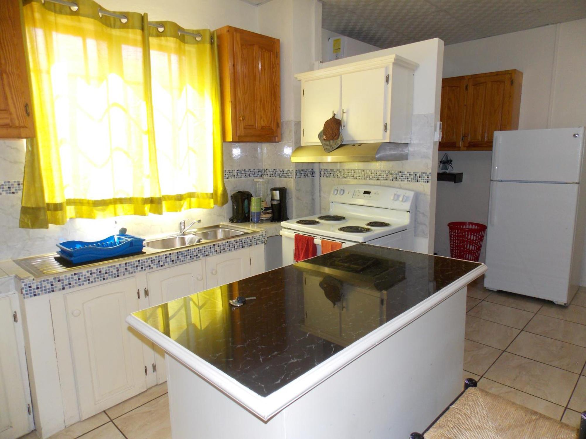 Stewart Apt- Trincity, Airport, Washer, Dryer, Office, Cable , Wifi Номер фото